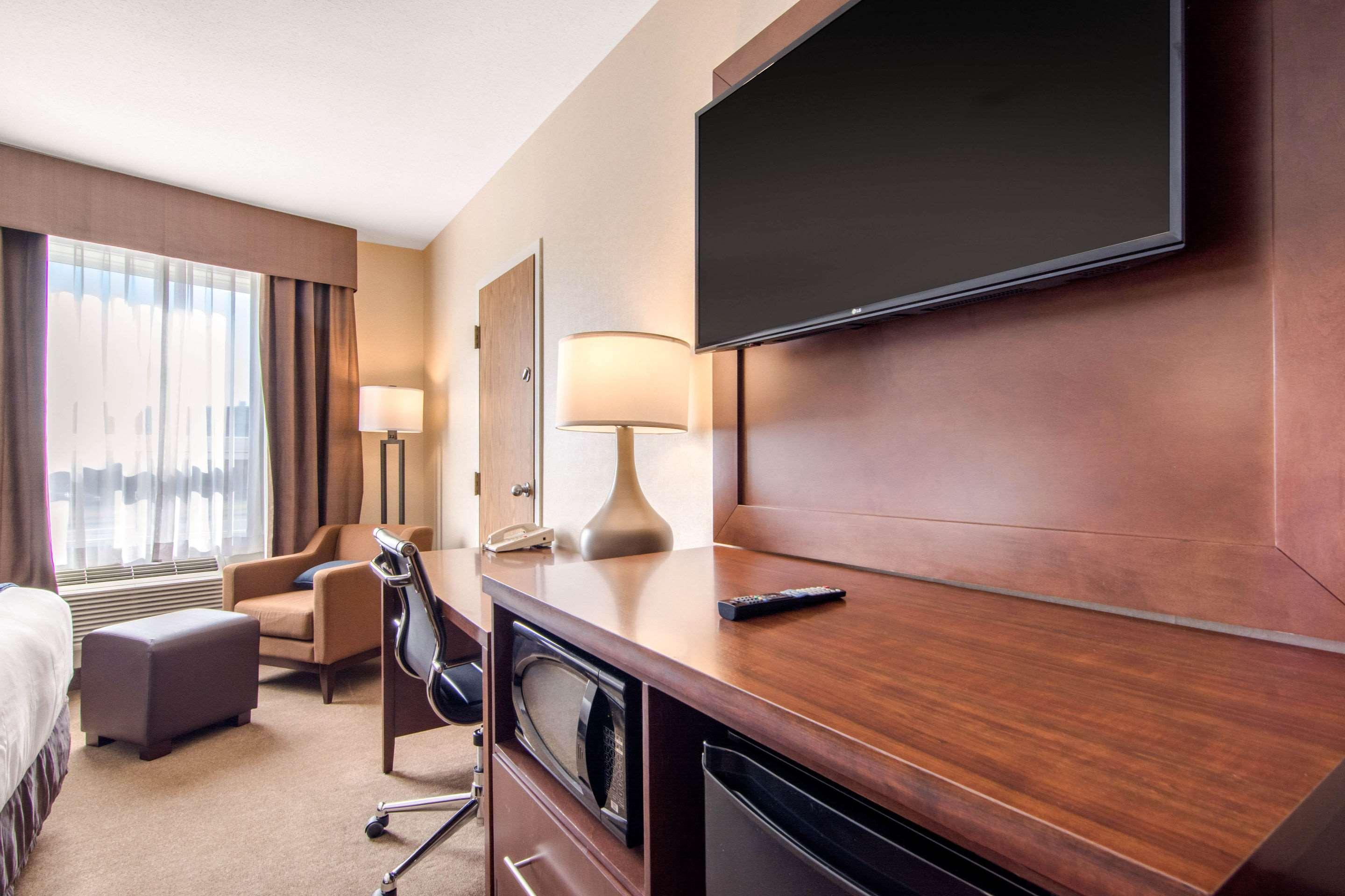Comfort Inn & Suites Medicine Hat Εξωτερικό φωτογραφία