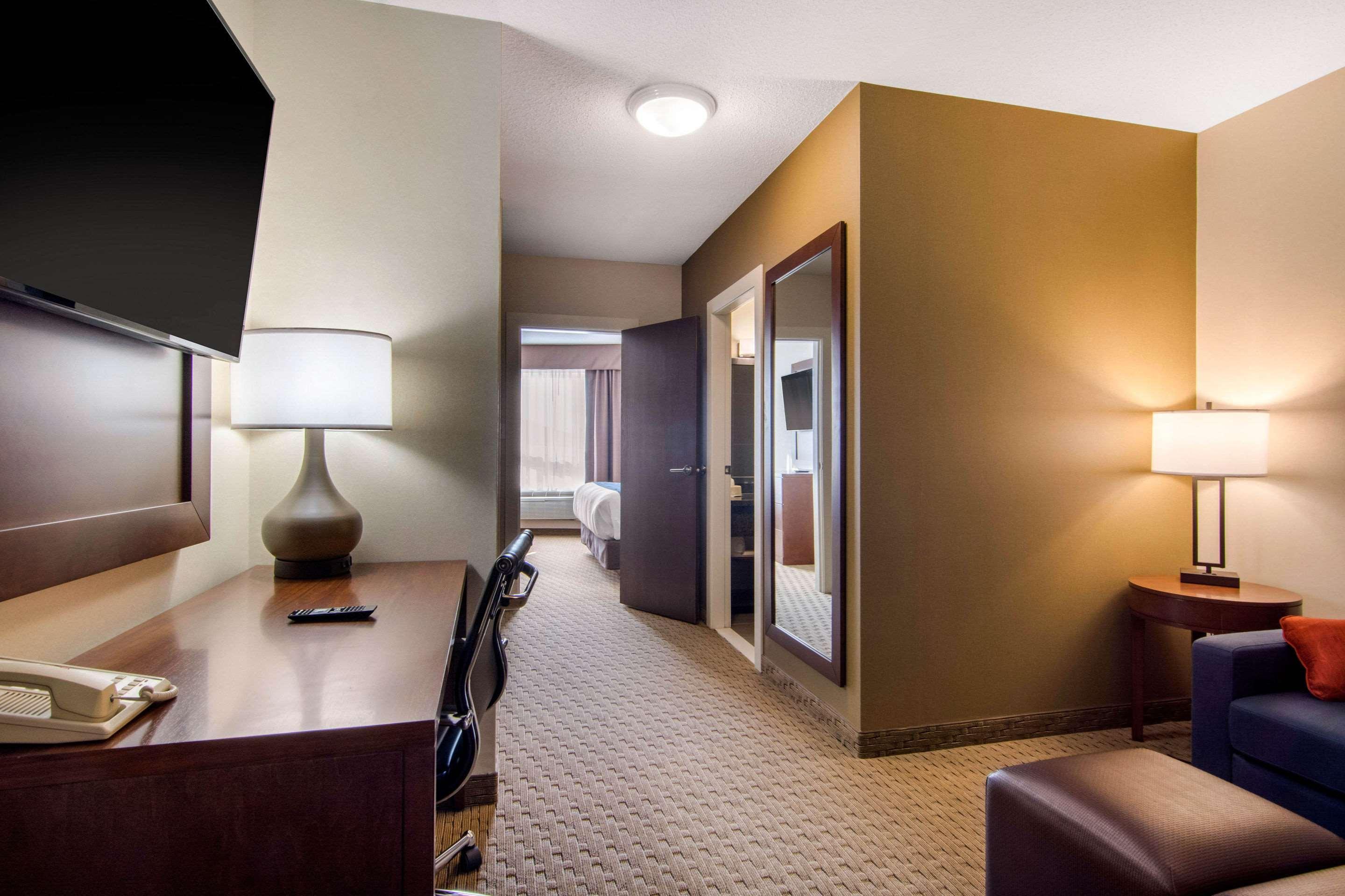Comfort Inn & Suites Medicine Hat Εξωτερικό φωτογραφία
